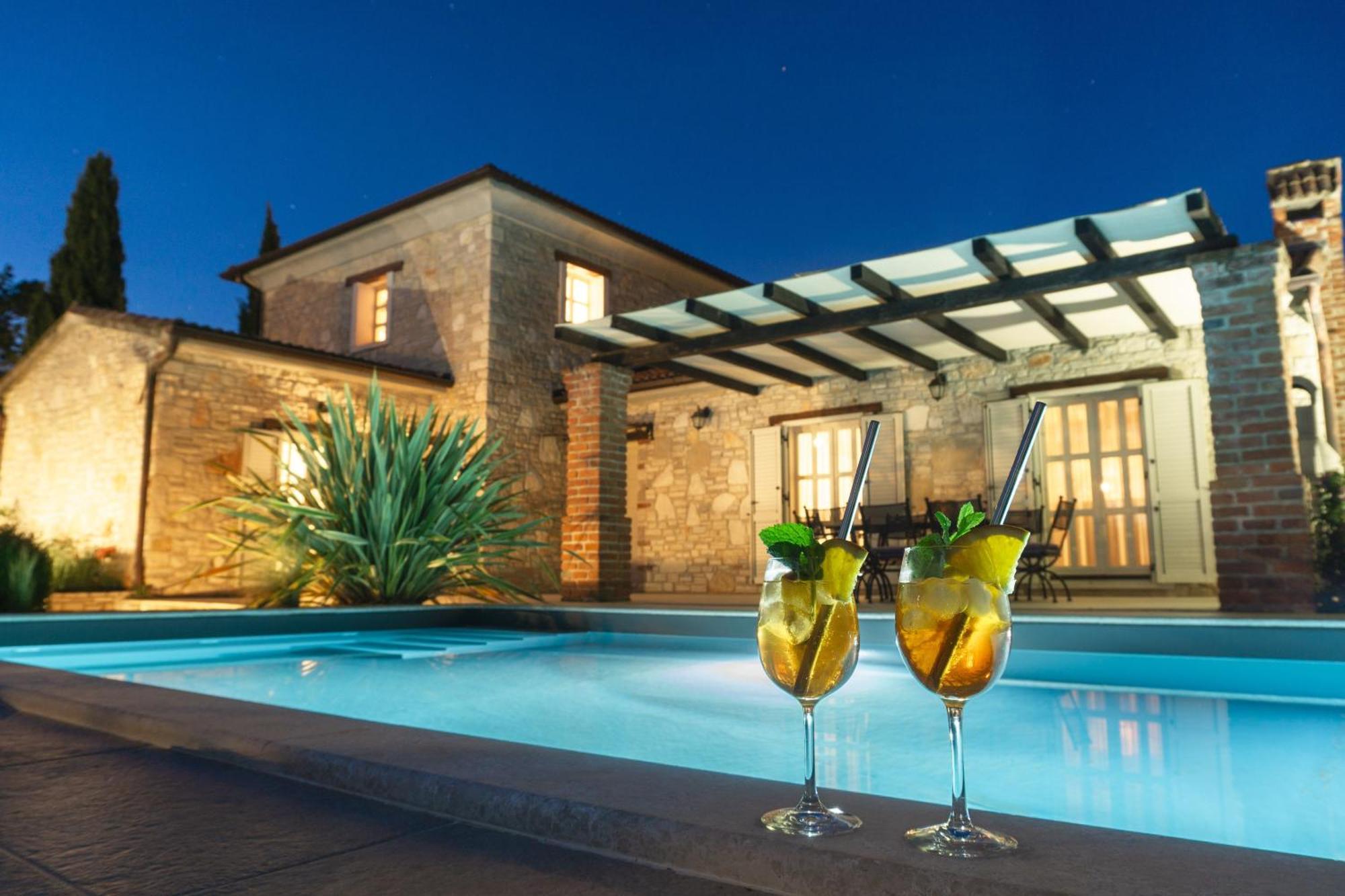 Villa Melissa - Istrisches Steinhaus Mit Pool In Guter Lage Sveti Lovreč Pazenatički エクステリア 写真